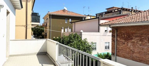 3 bedrooms Apartment in Rimini, Italy No. 327165 4