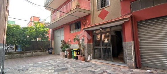 2 bedrooms Apartment in Naples, Italy No. 273370 2