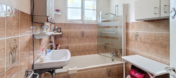 Casa de 4 dormitorios en Montpothier, France No. 260252 12