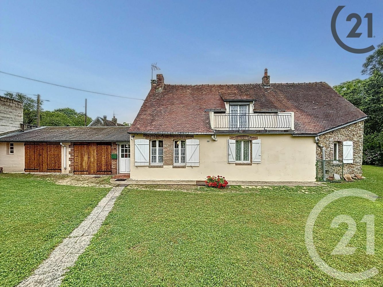 Casa de 4 dormitorios en Montpothier, France No. 260252