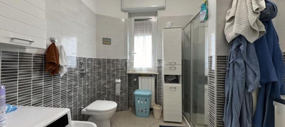 3 rooms Apartment in Cologno Monzese, Italy No. 66078 7