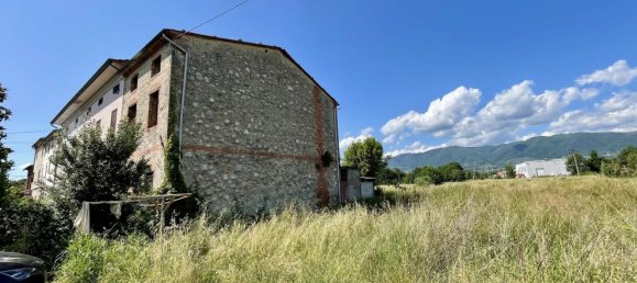 Дом с 5 комнатами в Капаннори, Италия № 37825 23