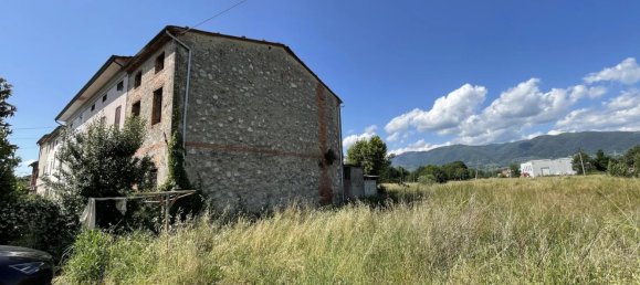 Дом с 5 комнатами в Капаннори, Италия № 37825 18