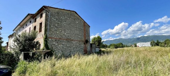 Дом с 5 комнатами в Капаннори, Италия № 37825 22