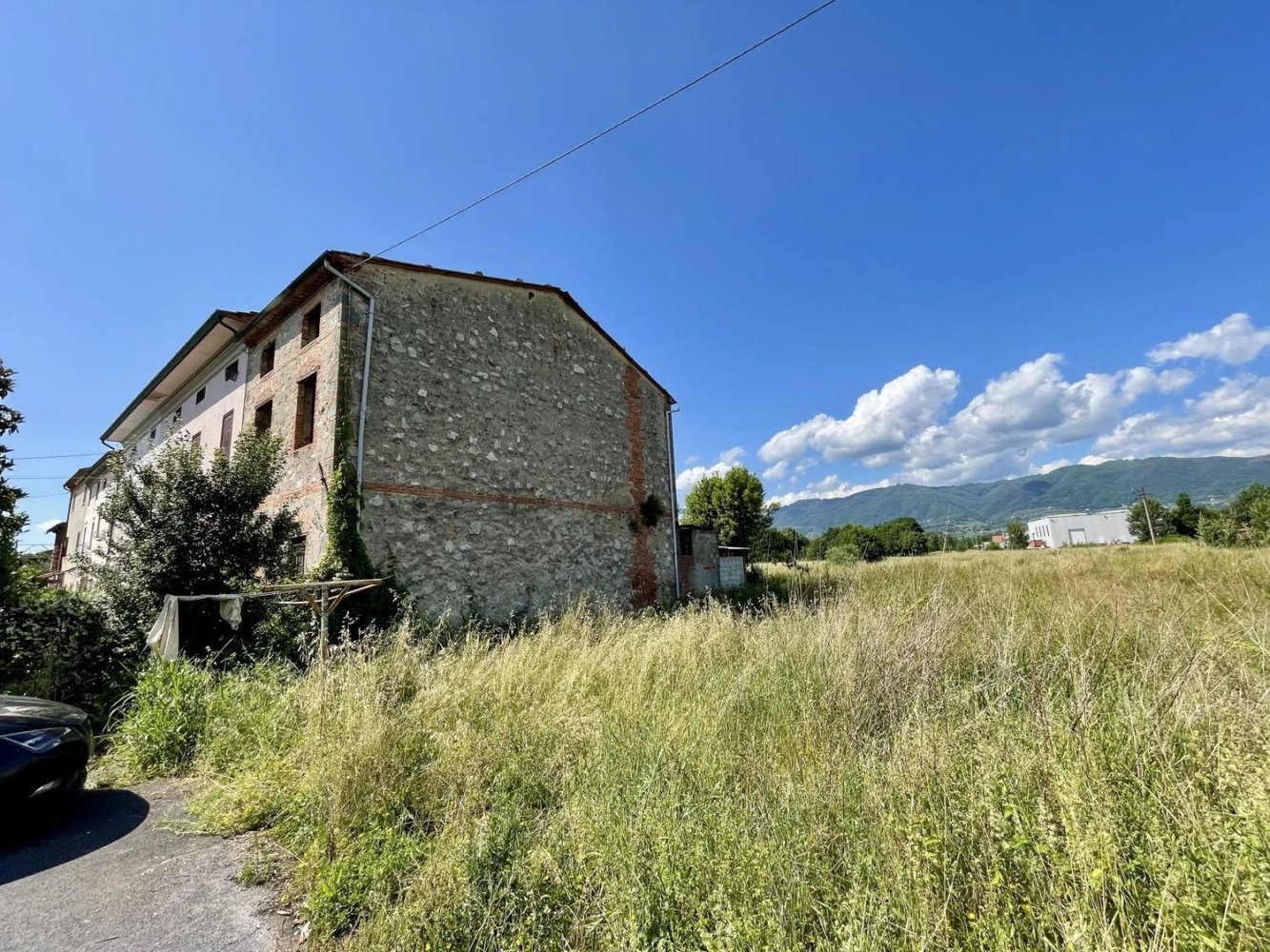 Дом с 5 комнатами в Капаннори, Италия № 37825