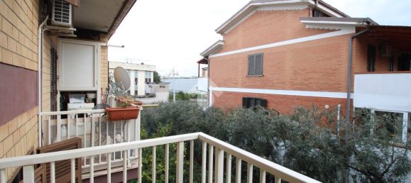 2 chambres Appartement à Pomezia, Italy No. 81621 45