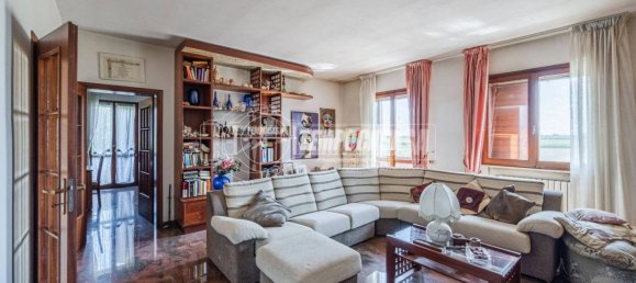 3 bedrooms Villa in Poggio Renatico, Italy No. 295244 10