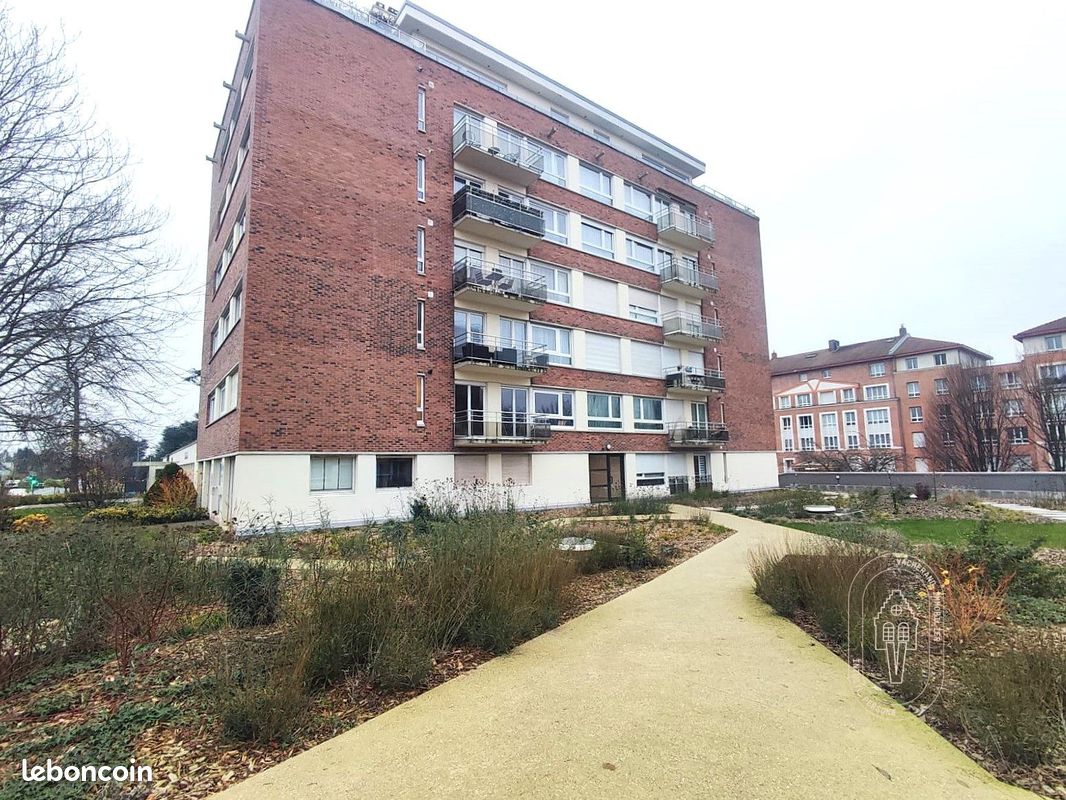 2 bedrooms Apartment in Marcq-en-Baroeul, France No. 42719