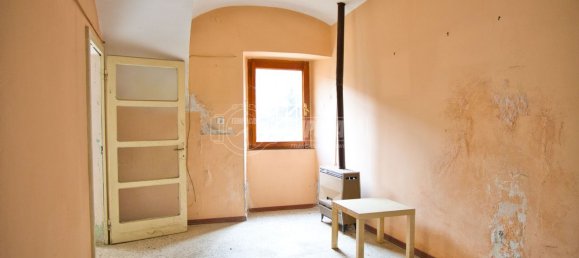 5 rooms House in Albano Vercellese, Italy No. 132821 3