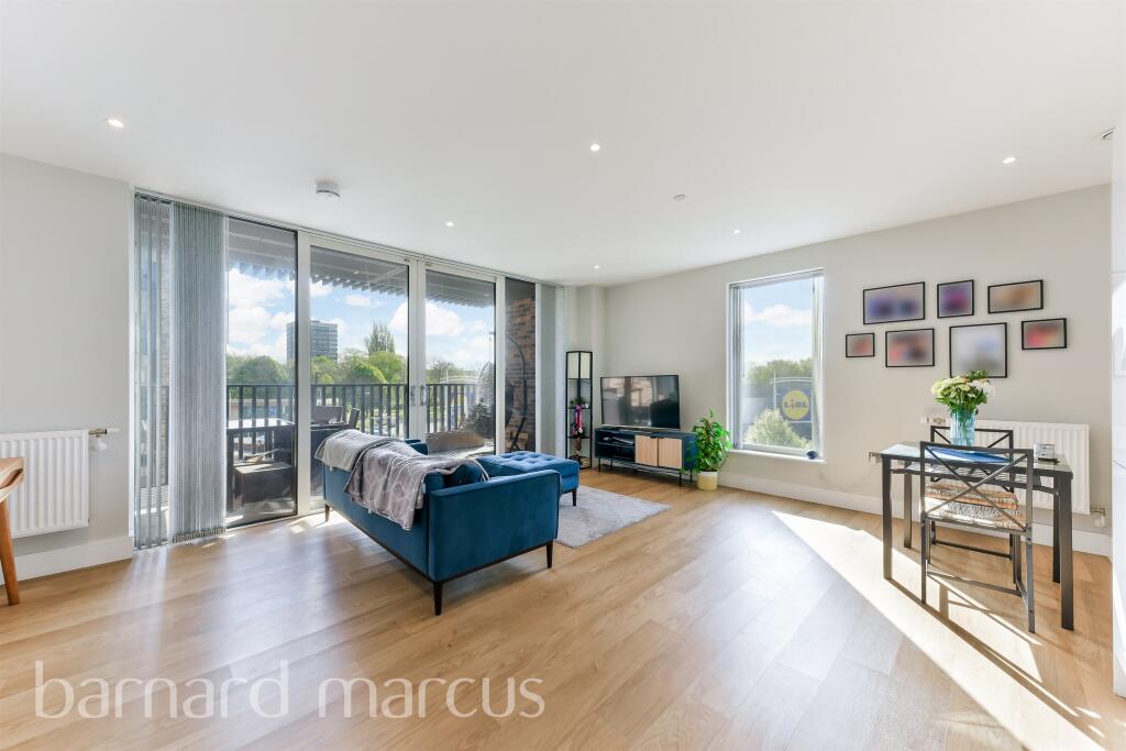 2 bedrooms Apartment in London, United Kingdom No. 9631