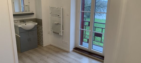 3 bedrooms House in Charge, France No. 39527 9