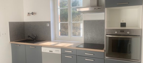 3 bedrooms House in Charge, France No. 39527 3