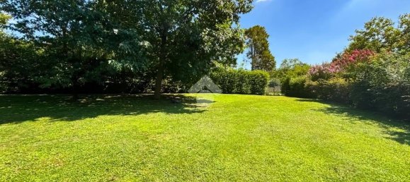 4 bedrooms Villa in Passirano, Italy No. 310266 18