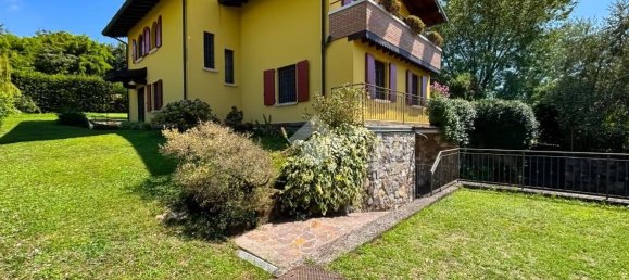 4 bedrooms Villa in Passirano, Italy No. 310266 10