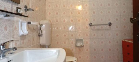 7 rooms Villa in Figline e Incisa Valdarno, Italy No. 235655 2
