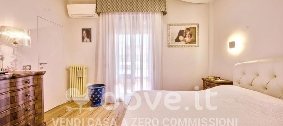5 bedrooms Apartment in Prato, Italy No. 323070 13