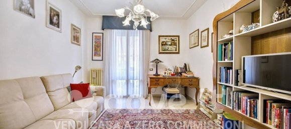 5 bedrooms Apartment in Prato, Italy No. 323070 5