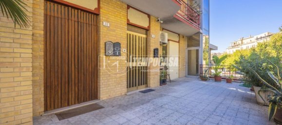 Apartamento de 2 dormitorios en Morrovalle, Italy No. 338070 3