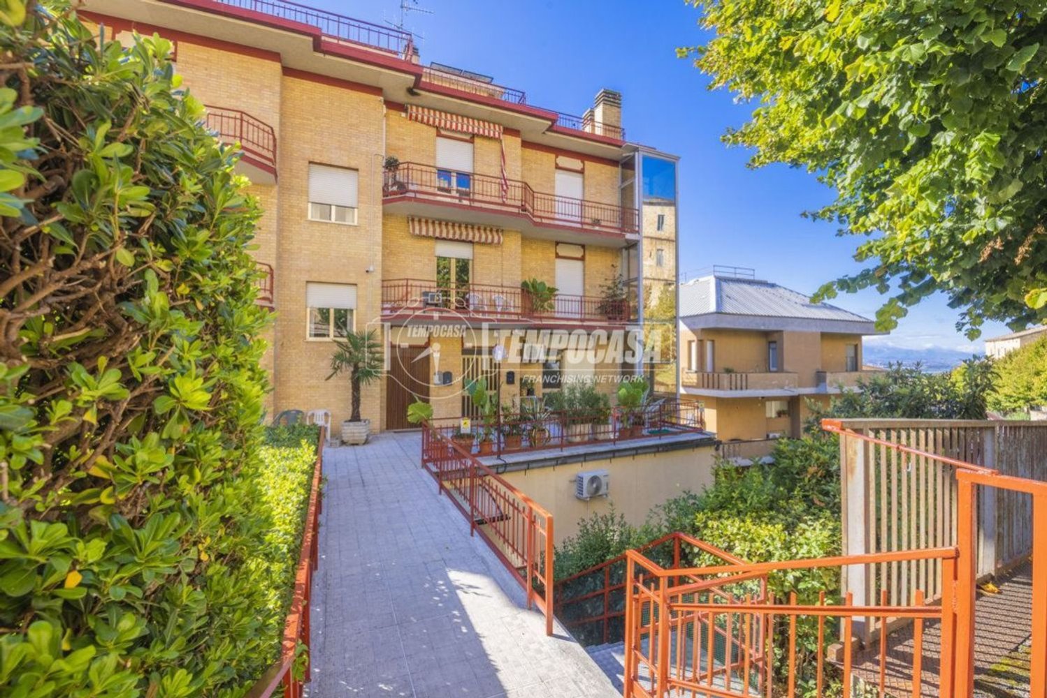 Apartamento de 2 dormitorios en Morrovalle, Italy No. 338070