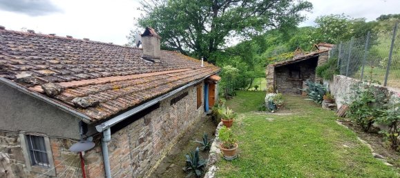 Дом с 6 комнатами в Виккьо, Италия № 154378 36