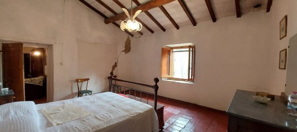 Дом с 6 комнатами в Виккьо, Италия № 154378 14