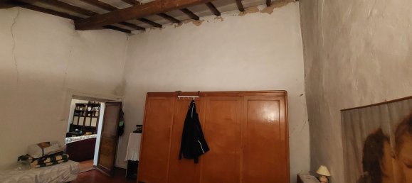 Дом с 6 комнатами в Виккьо, Италия № 154378 19