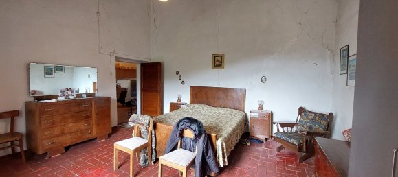 Дом с 6 комнатами в Виккьо, Италия № 154378 3