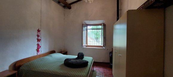 Дом с 6 комнатами в Виккьо, Италия № 154378 6