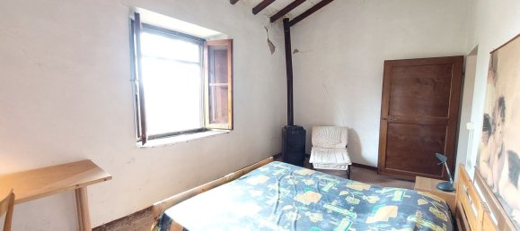 Дом с 6 комнатами в Виккьо, Италия № 154378 16