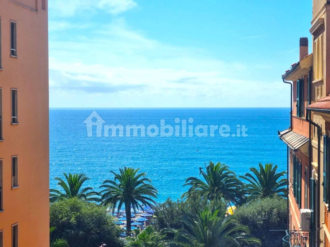Apartamento de 2 dormitorios en Finale Ligure, Italy No. 358509