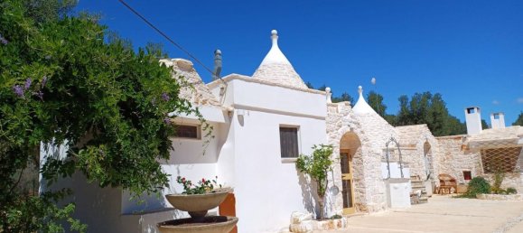 4 bedrooms House in Ceglie Messapica, Italy No. 376425 3