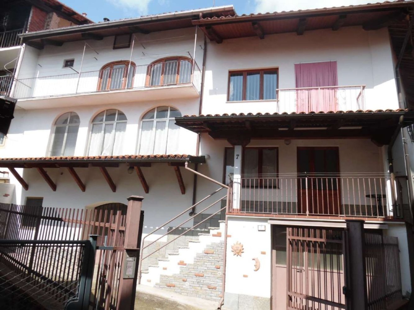 5-salle Maison à Val di Chy, Italy No. 121805