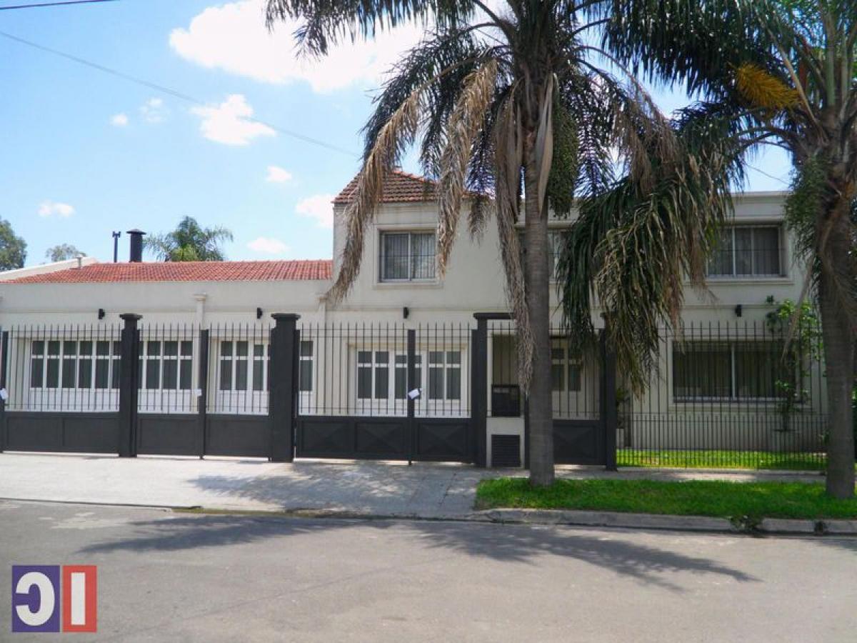 5 bedrooms House in Ituzaingo, Argentina No. 78456