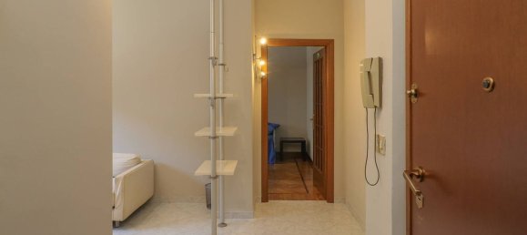 2 Schlafzimmer Wohnung in Turin, Italy, Nr. 339876 6