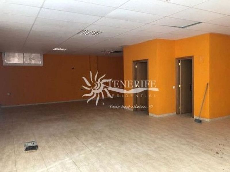 Gewerbliche Immobilie in Arona, Spain, Nr. 230688