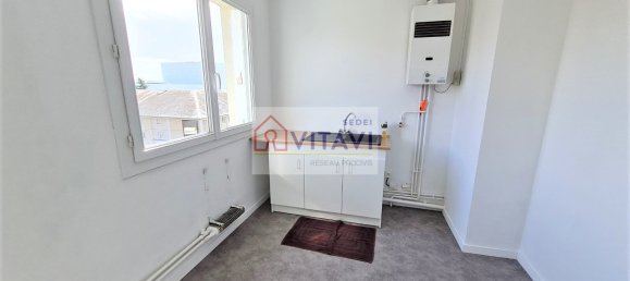 Estudio en Compiegne, France No. 84141 2