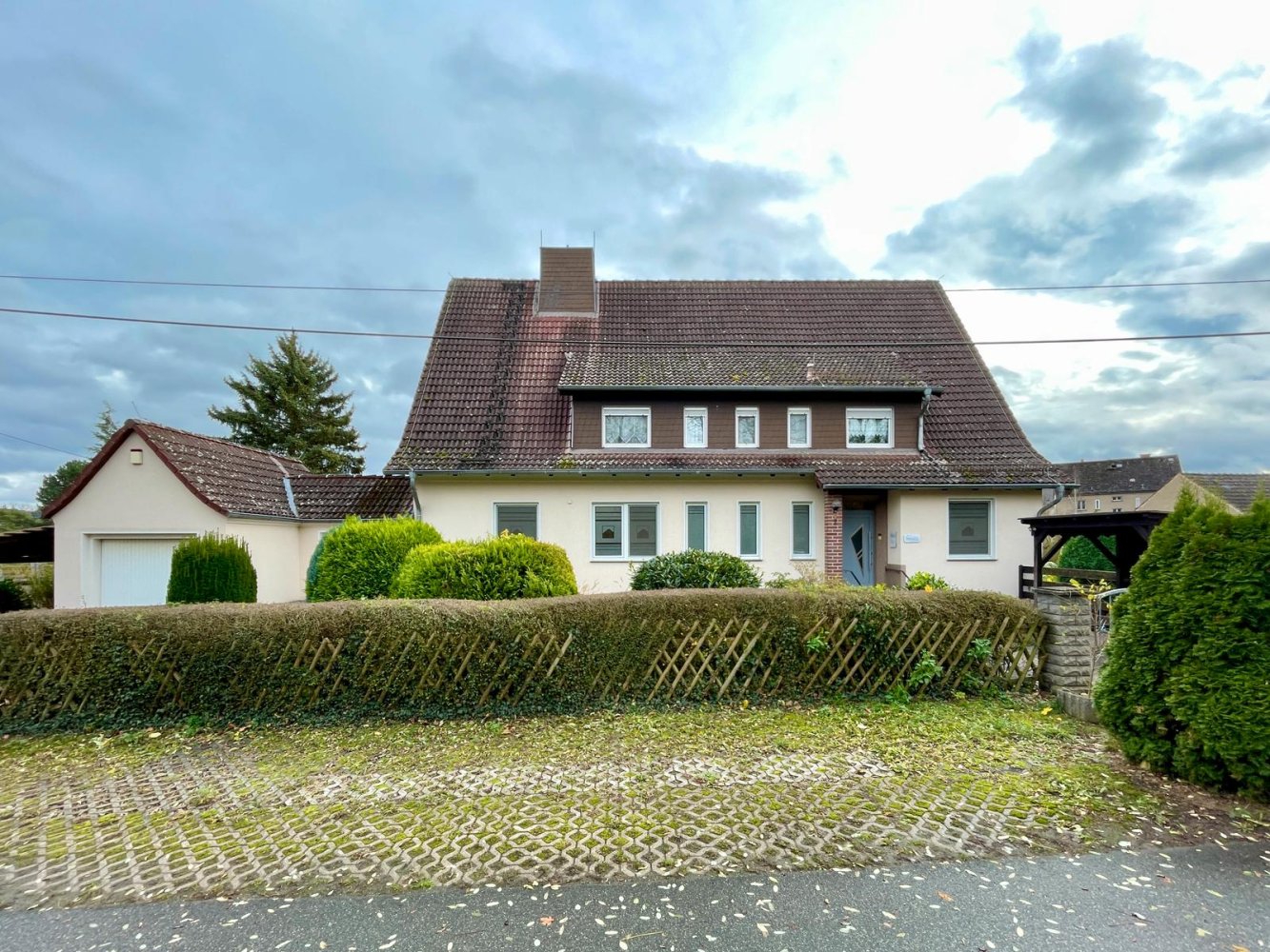 9-Zimmer Haus in Burgenlandkreis, Germany, Nr. 29730