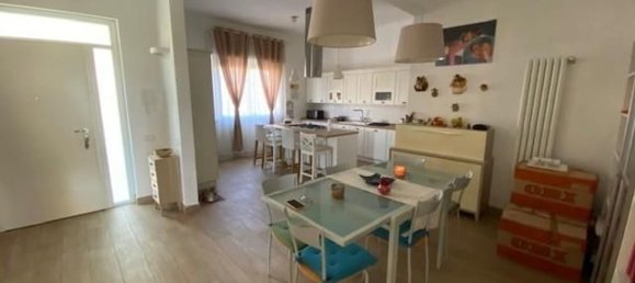 4-Zimmer Doppelhaus in Cascina, Italy, Nr. 220381 3