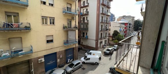 4 rooms Apartment in Cosenza, Italy No. 98014 2