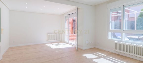 4 bedrooms Villa in Pozuelo de Alarcon, Spain No. 179077 13