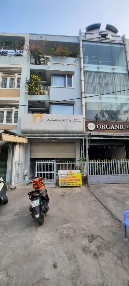 100m² Townhouse in District 7, Vietnam No. 13973