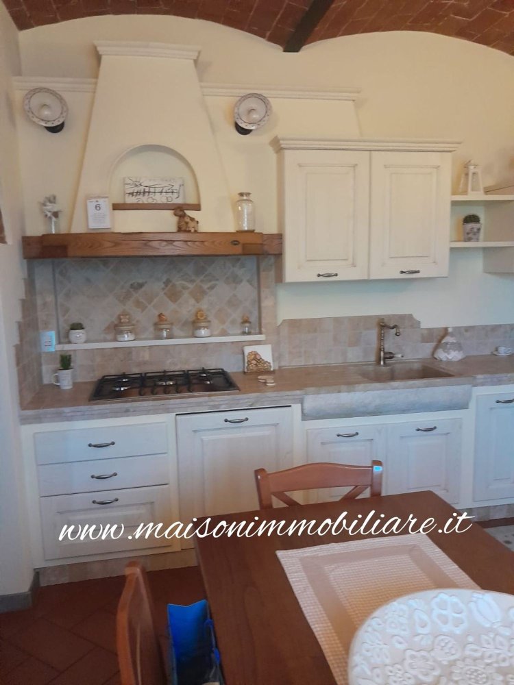 4 Schlafzimmer Haus in Prato, Italy, Nr. 376599