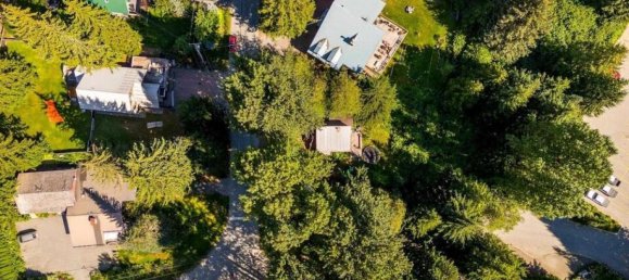 2 bedrooms House in British Columbia, Canada No. 1060 3