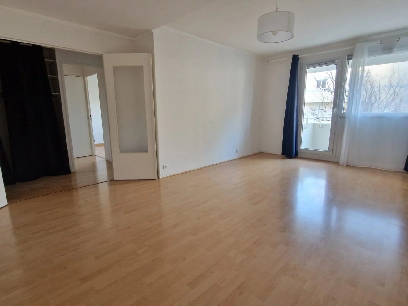 1 bedroom Apartment in Montigny-le-Bretonneux, France No. 170186