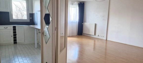 1 bedroom Apartment in Montigny-le-Bretonneux, France No. 170186 4