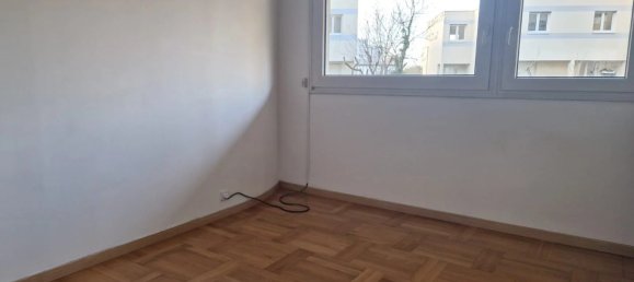 1 bedroom Apartment in Montigny-le-Bretonneux, France No. 170186 6