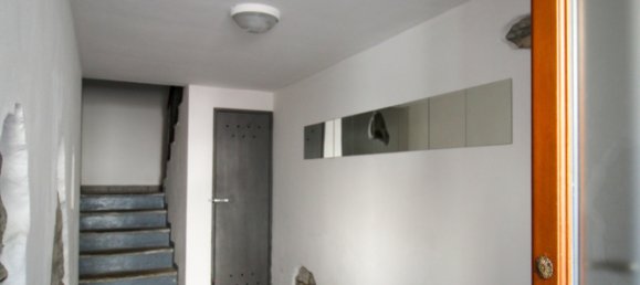 3 rooms Apartment in Alta Valle Intelvi, Italy No. 373733 6