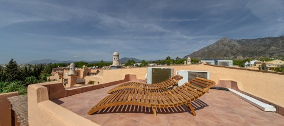 3 bedrooms Townhouse in Marbella, Spain No. 139269 5