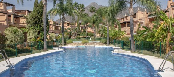 3 bedrooms Townhouse in Marbella, Spain No. 139269 6