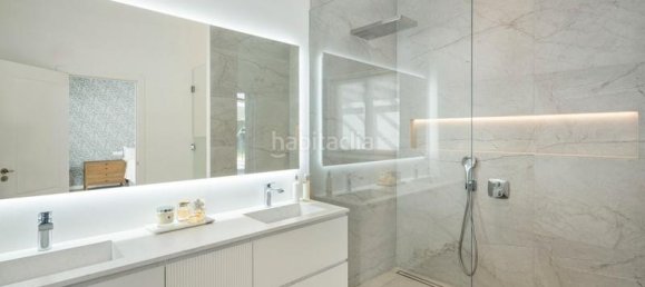 4 bedrooms Villa in Estepona, Spain No. 49090 19